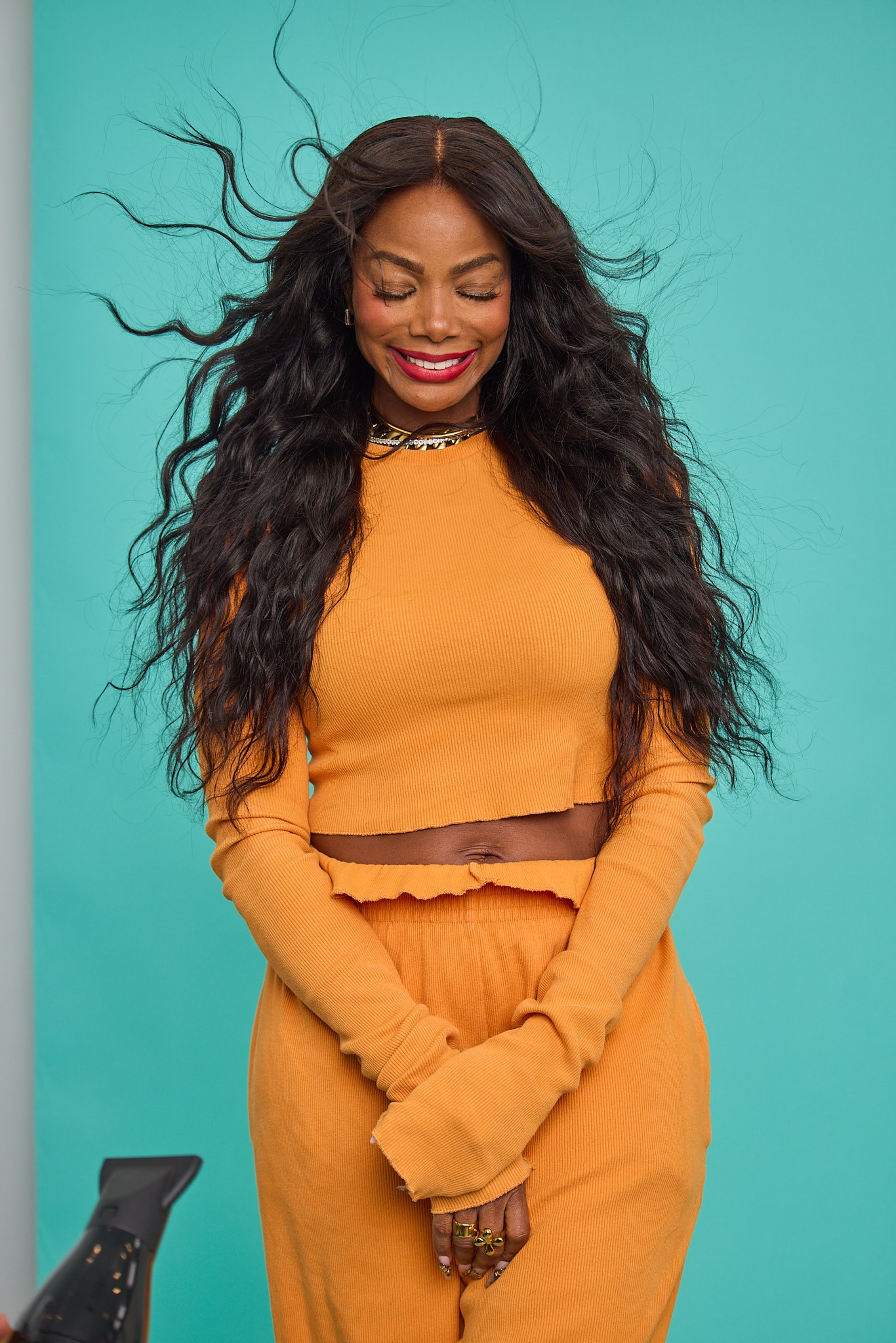 Full-bodied curls in editorial light